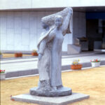 1996年　岡山県生涯学習センター石像