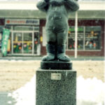 1990年北海道名寄市駅前通り商店街　H950 黒御影石