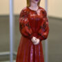 三木勝　作　陶彫彩色「赤い衣装のカテリーナ」